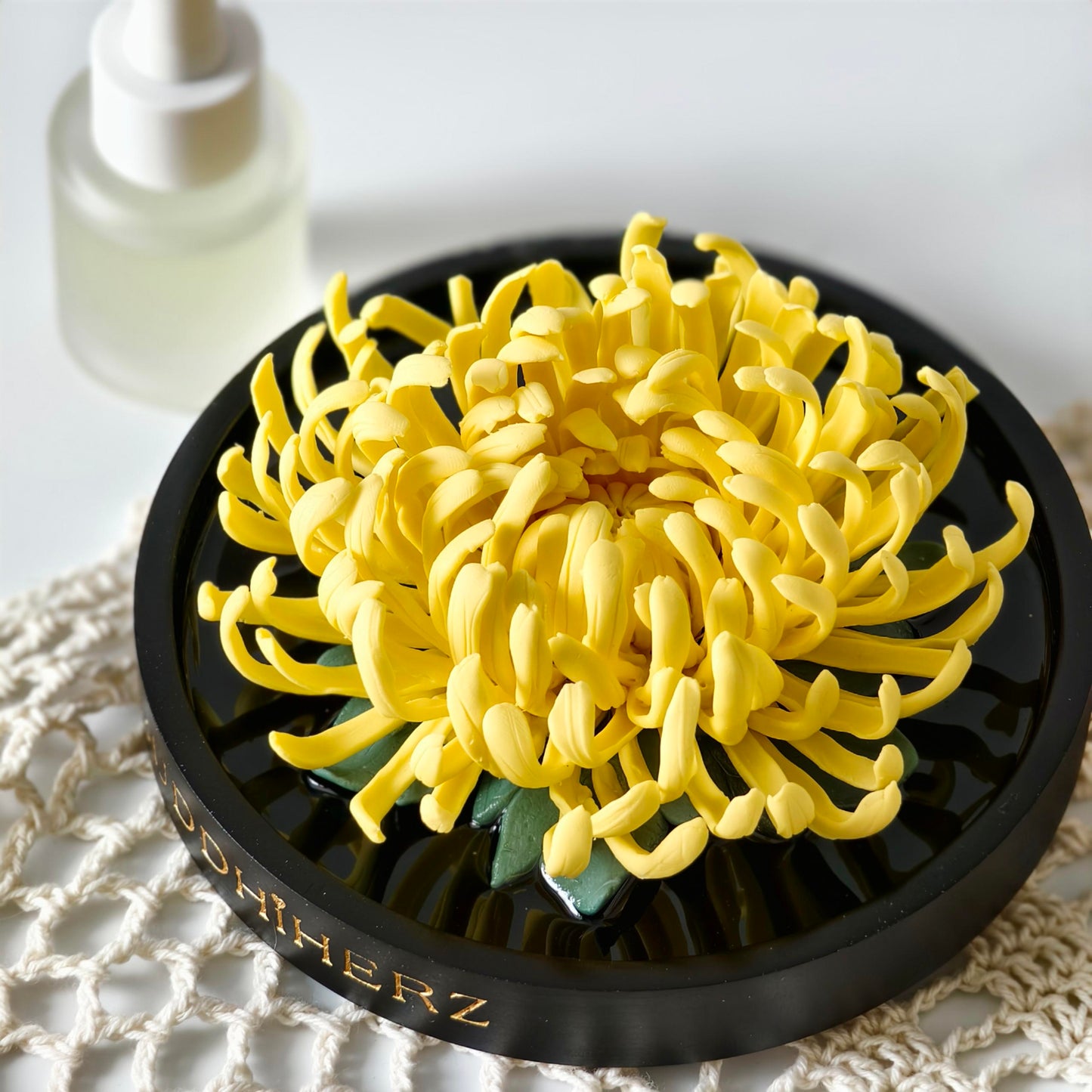 Gold thread imperial chrysanthemum porcelain flower with fragrance oil