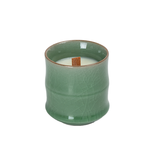 Candle in Ge ceramic vessel with craquelé – Old plum green