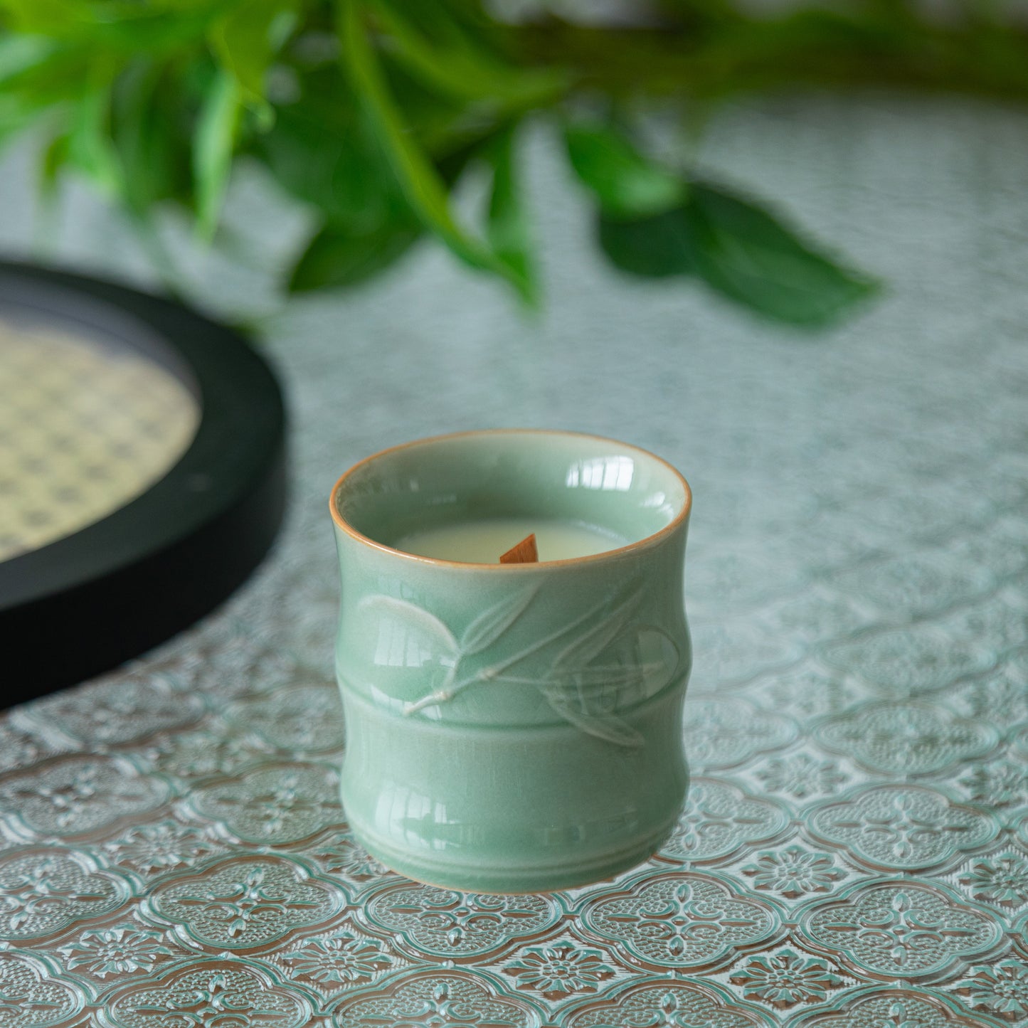 Candle in Di-ceramic vessel with bamboo pattern