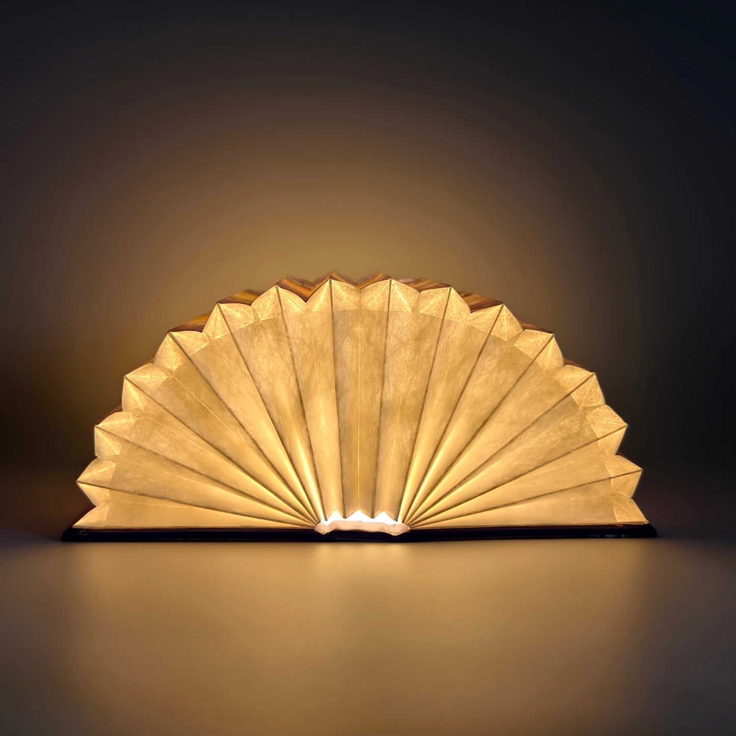 LED book lamp Hamburg Landungsbrücke