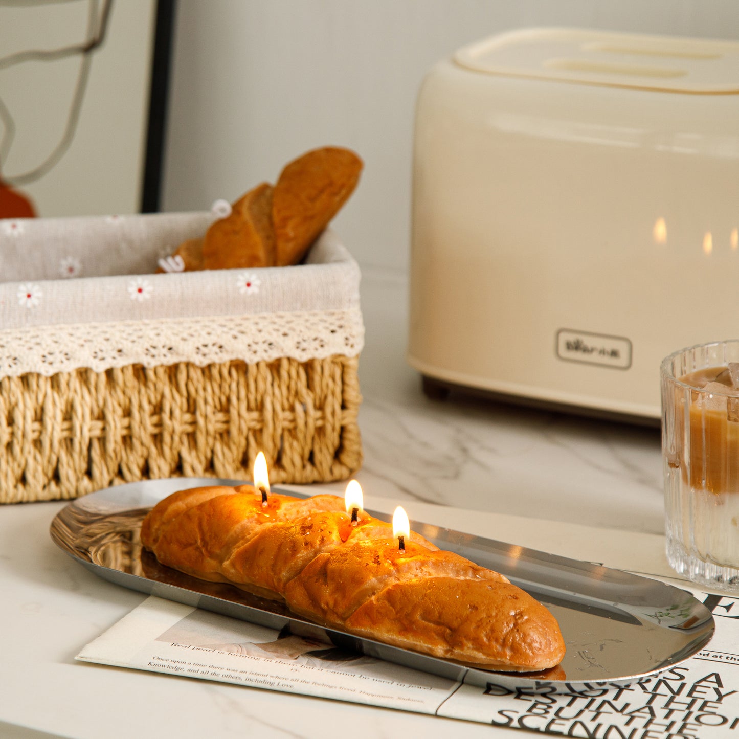 Baguette scented candle with coaster