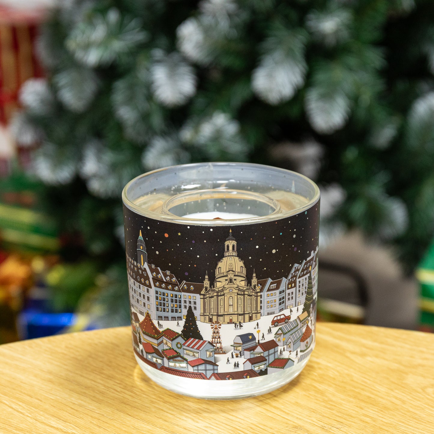 Surprise candle in Christmas market design