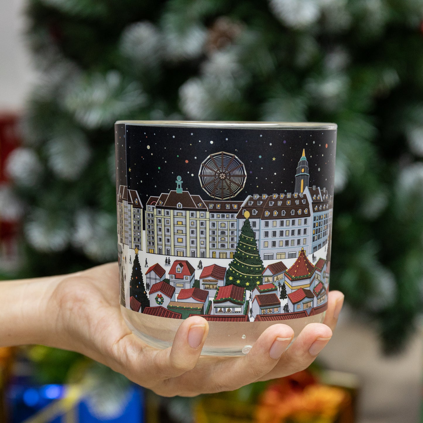 Surprise candle in Christmas market design