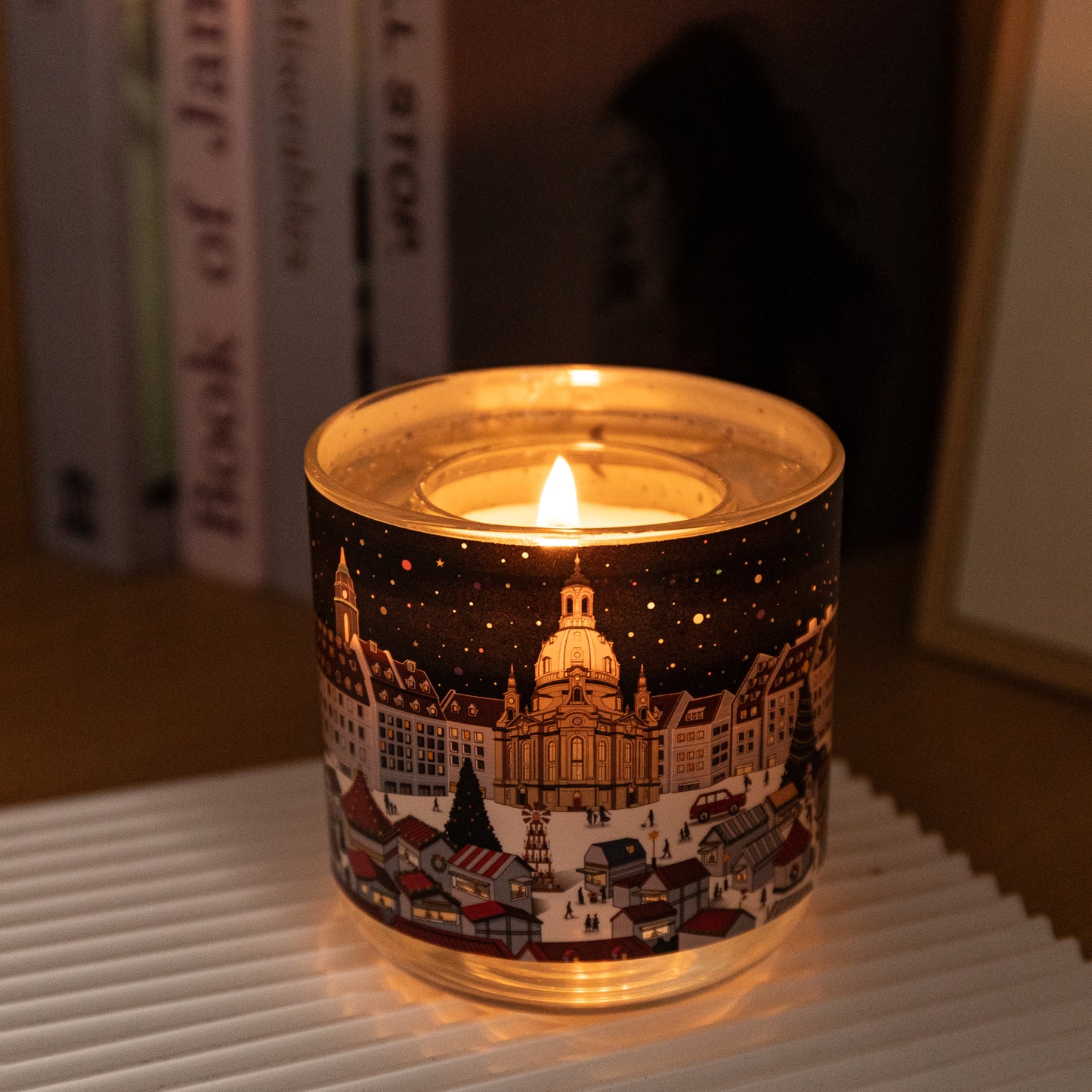 Surprise candle in Christmas market design