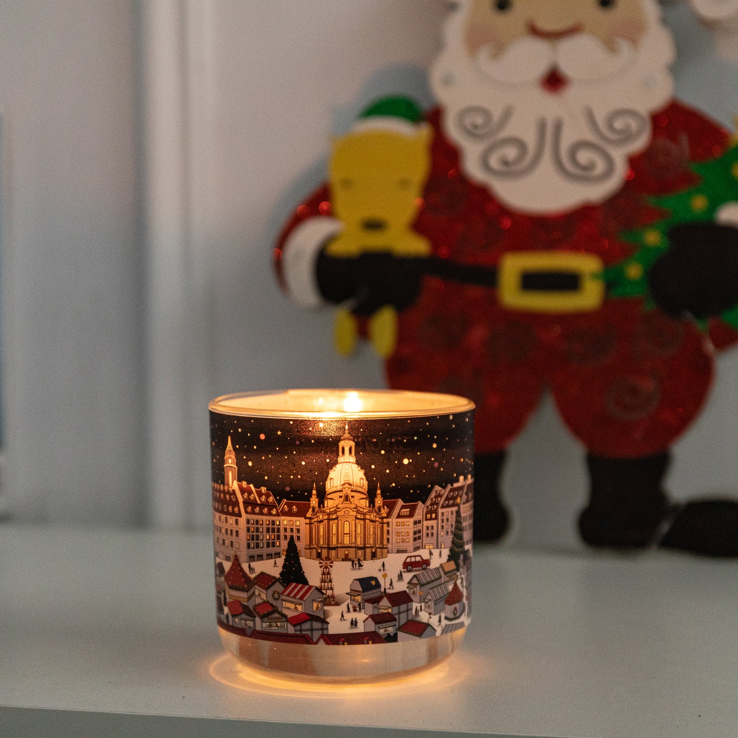 Surprise candle in Christmas market design