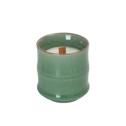 Candle in Ge ceramic vessel with craquelé – Old plum green 