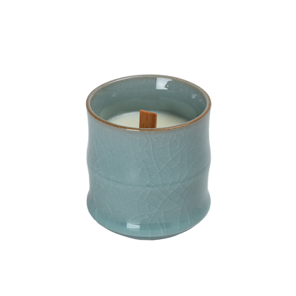Candle in Ge ceramic vessel with craquelé – light plum green 